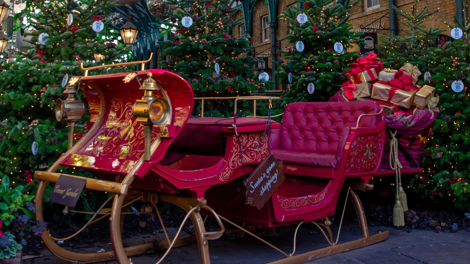 Mulled Wine & Market Stalls