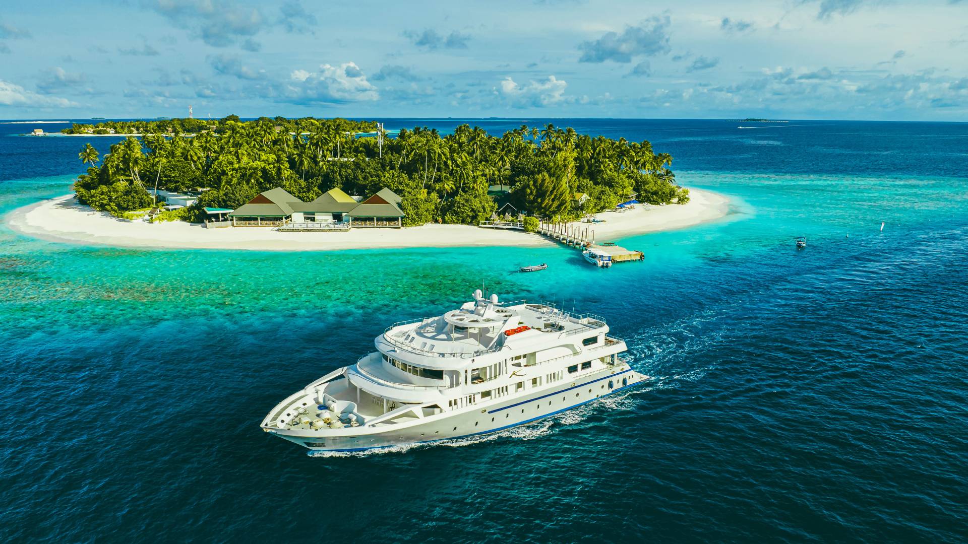 Atolls, Mantas & Clear Blue Skies